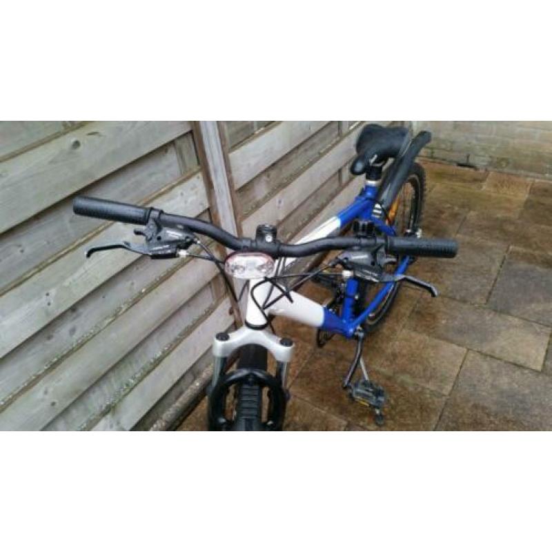 Mountainbike 26 inch, met schijfremmen, helemaal compleet!