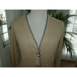 It's a Daite vest, beige, maat L