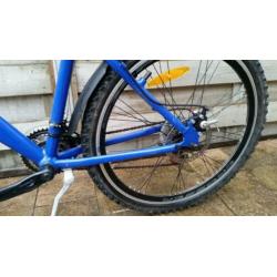 Mountainbike 26 inch, met schijfremmen, helemaal compleet!