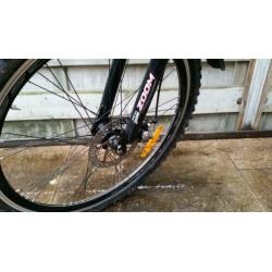 Mountainbike 26 inch, met schijfremmen, helemaal compleet!