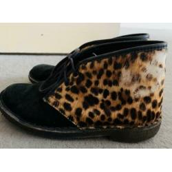 Clarks met panter print