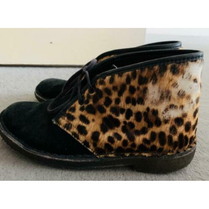 Clarks met panter print