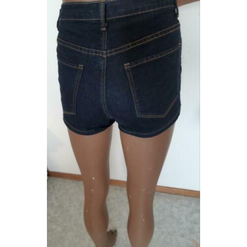 Hoge taille high waist hotpant short forever 21 maat 29