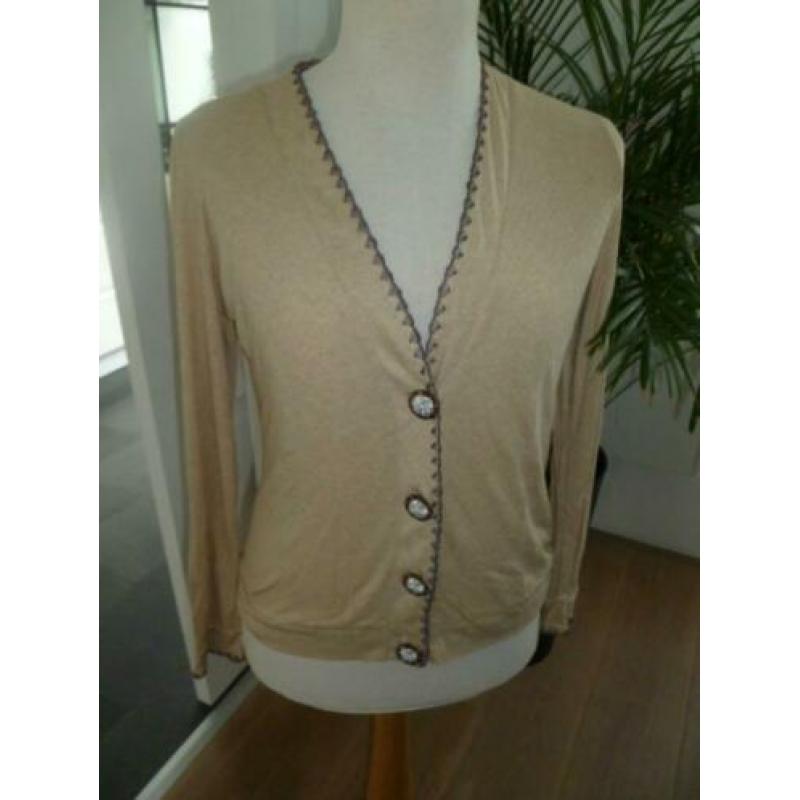 It's a Daite vest, beige, maat L