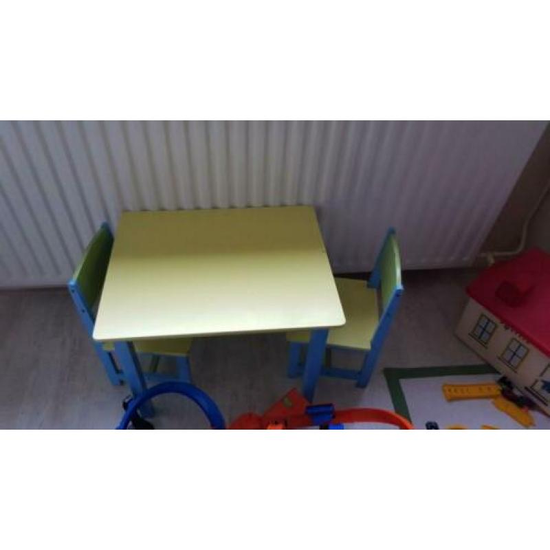 Set Tafel met 2 stoeltjes en opbergbankje / klepbankje