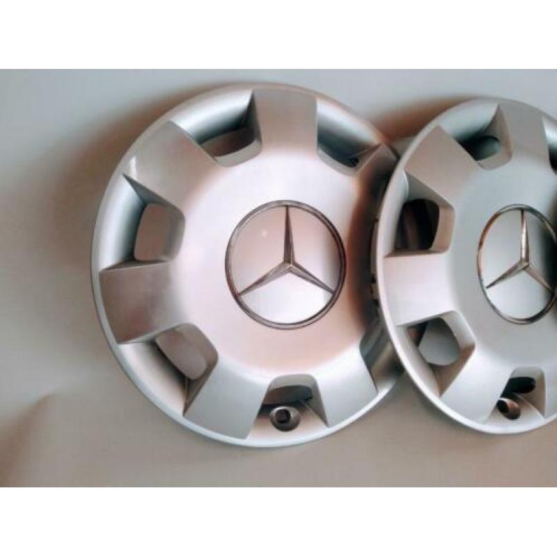 4 originele Mercedes 15 inch wieldoppen