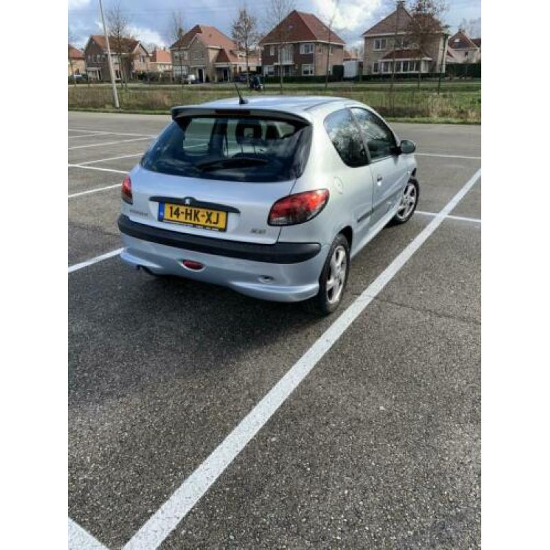 Peugeot 206 1.6 16V Gentry 3D 2001 Grijs