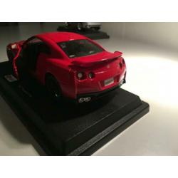 Bburago Nissan GT-r 2017 Rood 1:24