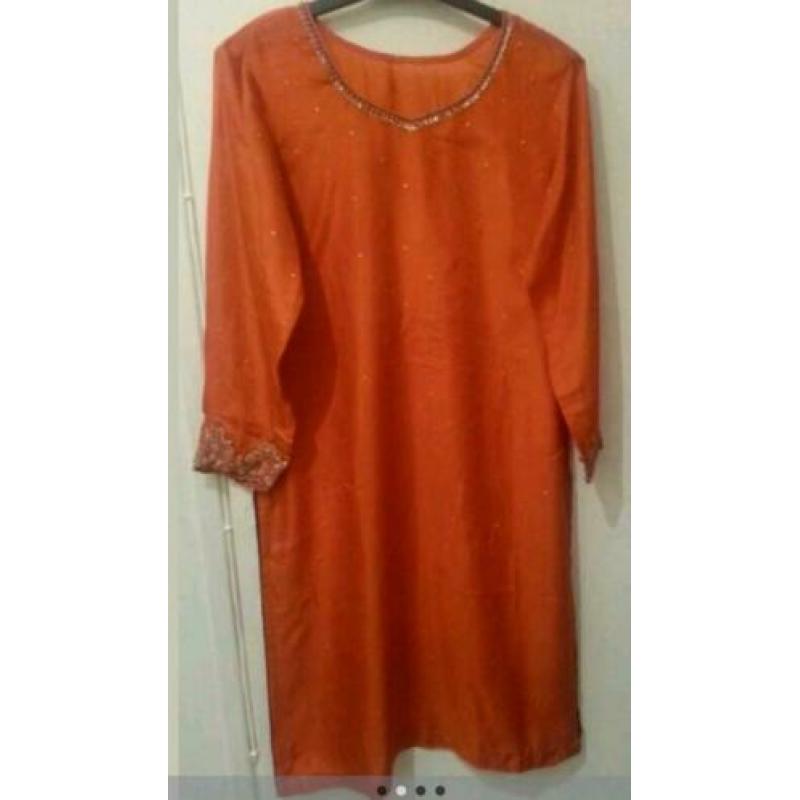 Indiase salwar kameez 3 delige feest pak oranje rood maat S