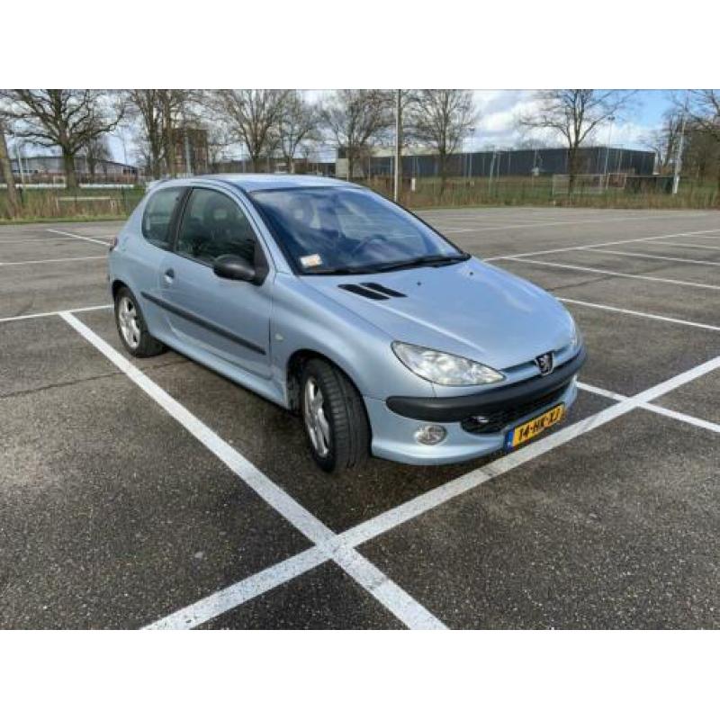 Peugeot 206 1.6 16V Gentry 3D 2001 Grijs