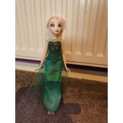 Diverse Frozen Anna en Elza (Barbie) poppen