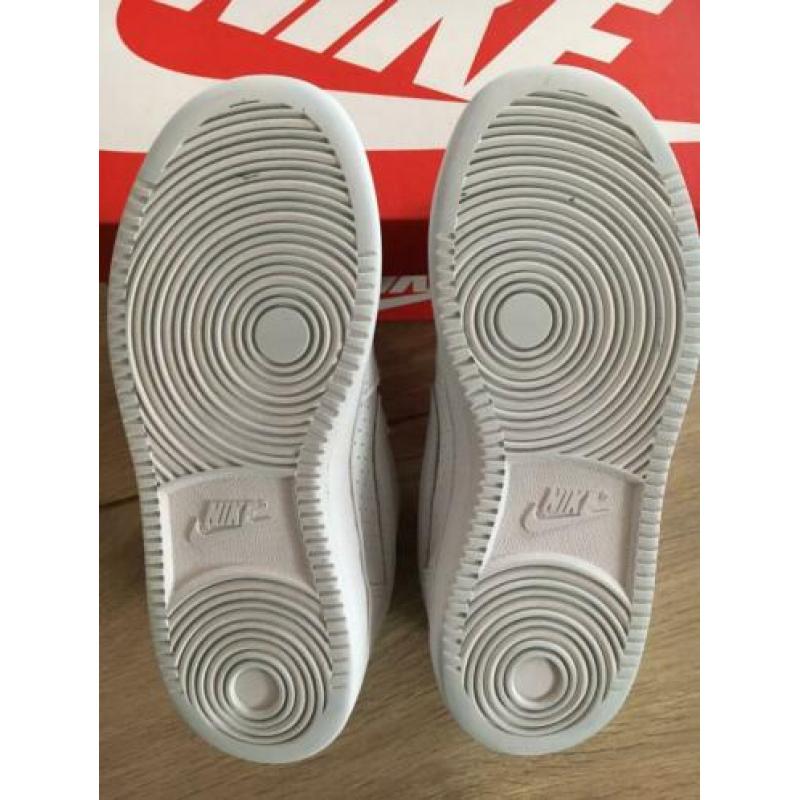 Witte Nike sportschoenen, maat 29,5