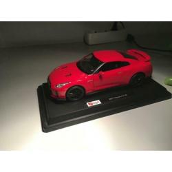 Bburago Nissan GT-r 2017 Rood 1:24