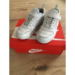 Witte Nike sportschoenen, maat 29,5