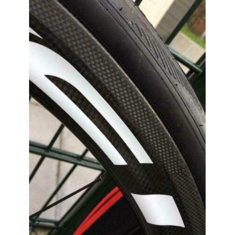 Ffwd f4r full carbon clincher met dt swiss dt240 naaf