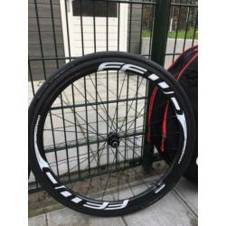 Ffwd f4r full carbon clincher met dt swiss dt240 naaf