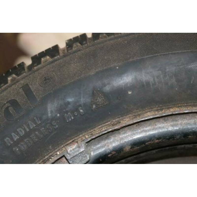 HUREN KOST MEER: Winterbanden+velgen 195/60 R15 6mm pro-