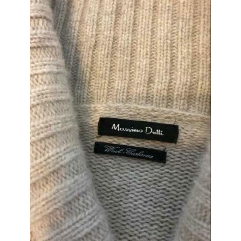 Massimo Dutti merk trui maat M