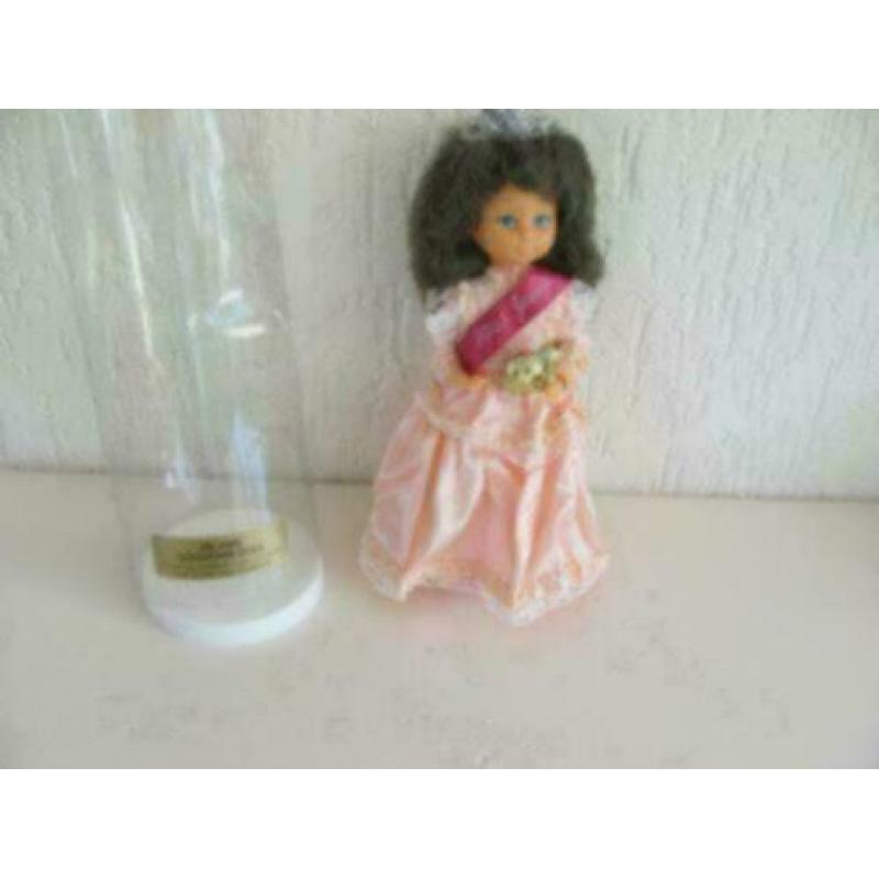 Miss Jersey pop traditional island doll 26 cm