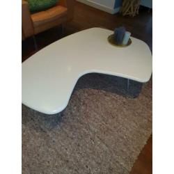 Moderne design salontafel wit en massief!