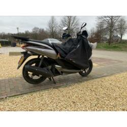 Keurige Honda PCX 125 2012 met extra’s