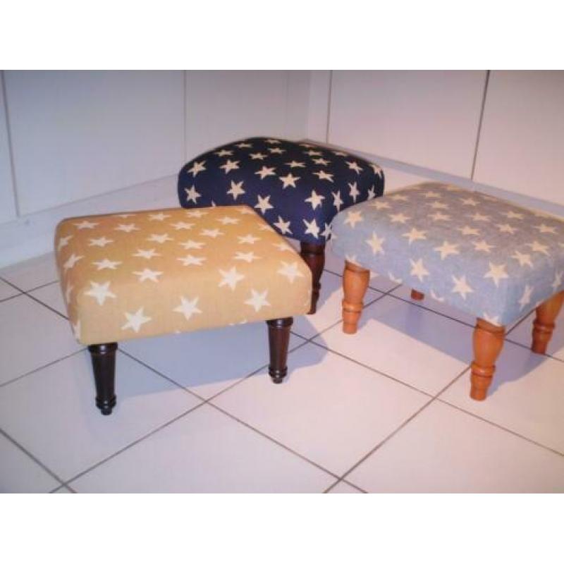 Footstool 37x45cm - goudgeel/stars - zwart 550 - NIEUW !!