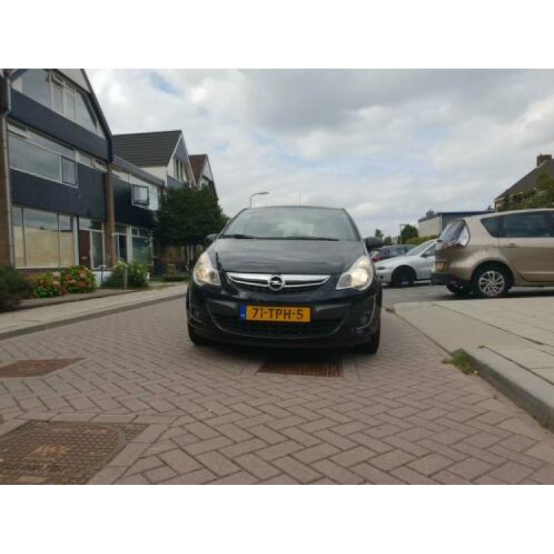 Opel Corsa 1.2 16V LPG 3D 2012 Zwart navigatiesysteem!