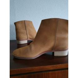 Flippa K nubuck congac korte laarsjes maat 40