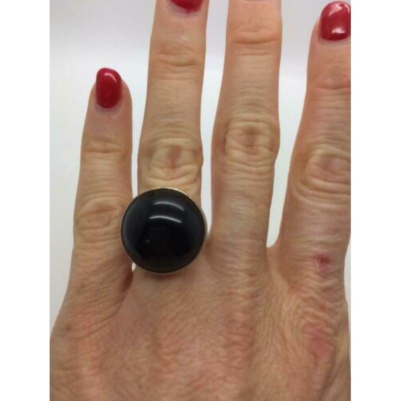 H452 Prachtige zilveren modernist ring met onyx