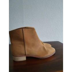 Flippa K nubuck congac korte laarsjes maat 40