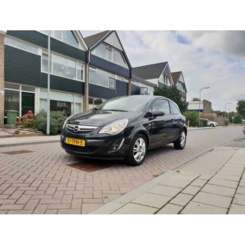 Opel Corsa 1.2 16V LPG 3D 2012 Zwart navigatiesysteem!