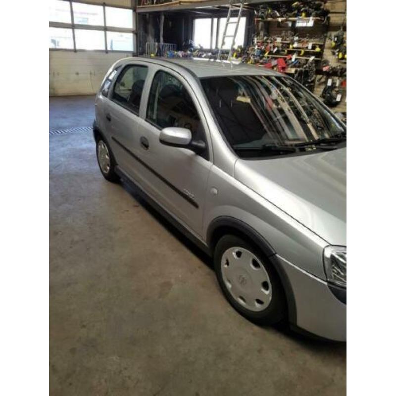 Opel Corsa 1.2 16V 5D 2002 Grijs