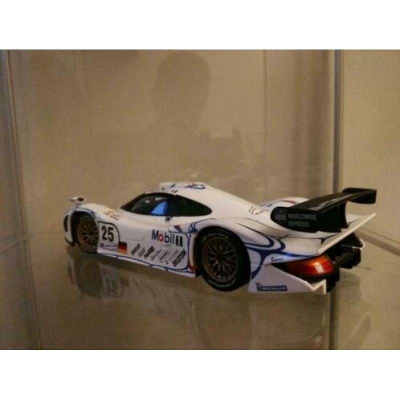 Porsche 911 GT1 1998. 1:18