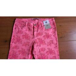 LEUKE/TRENDY roze/oranje stretch skinny met bloemprint mt.40