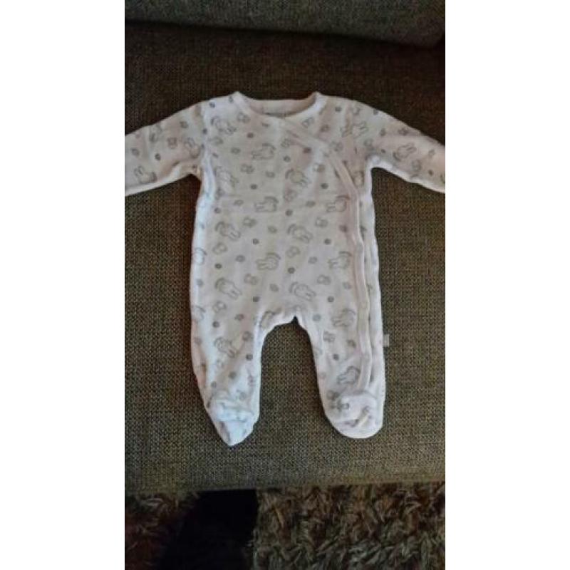 Babykleding nijntje maat 50/56 zgan