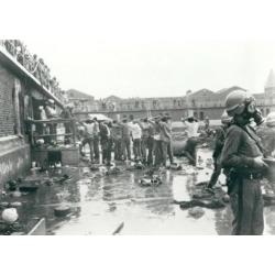 Cornell Capa - Attica prison riot - originele foto, 1972 COA