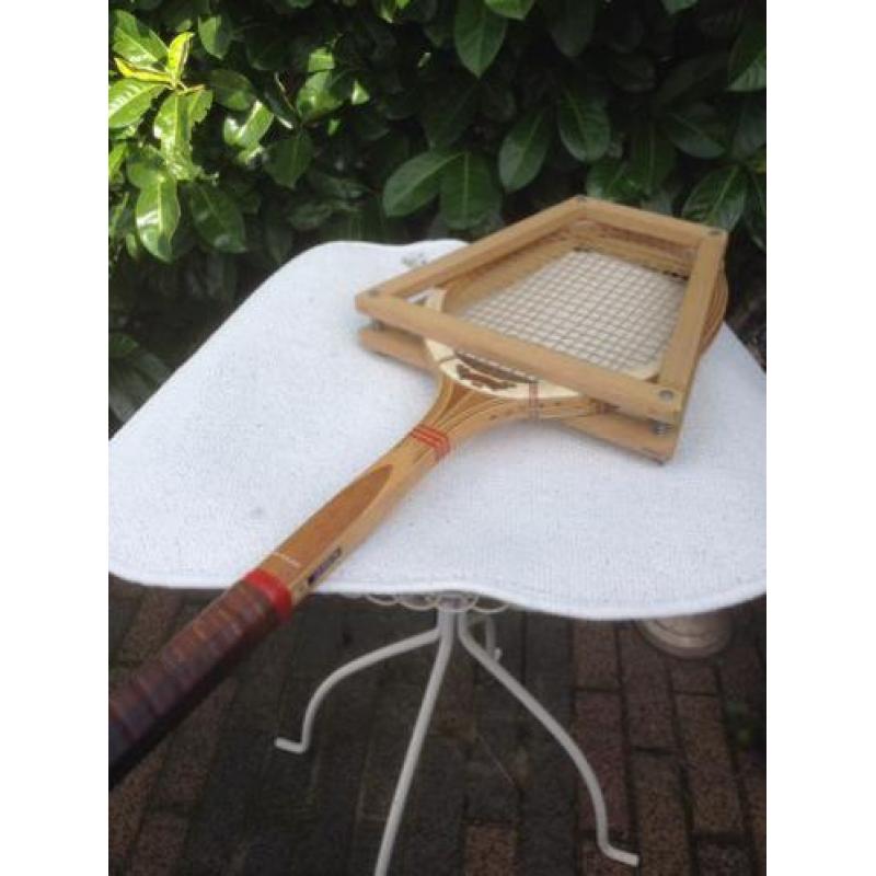 Oud nostalgisch tennisracket dunlop