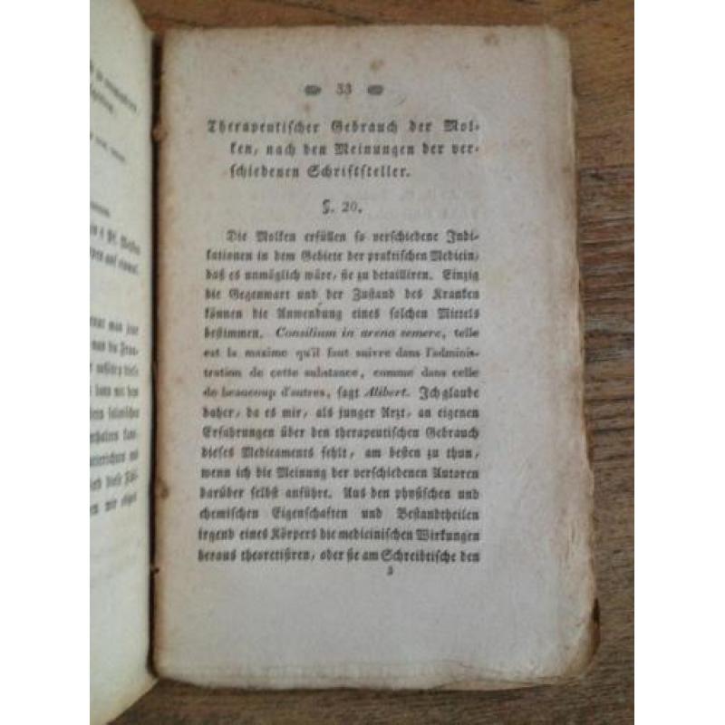 Oud boek uit 1824 over medicinaal gebruik van melk