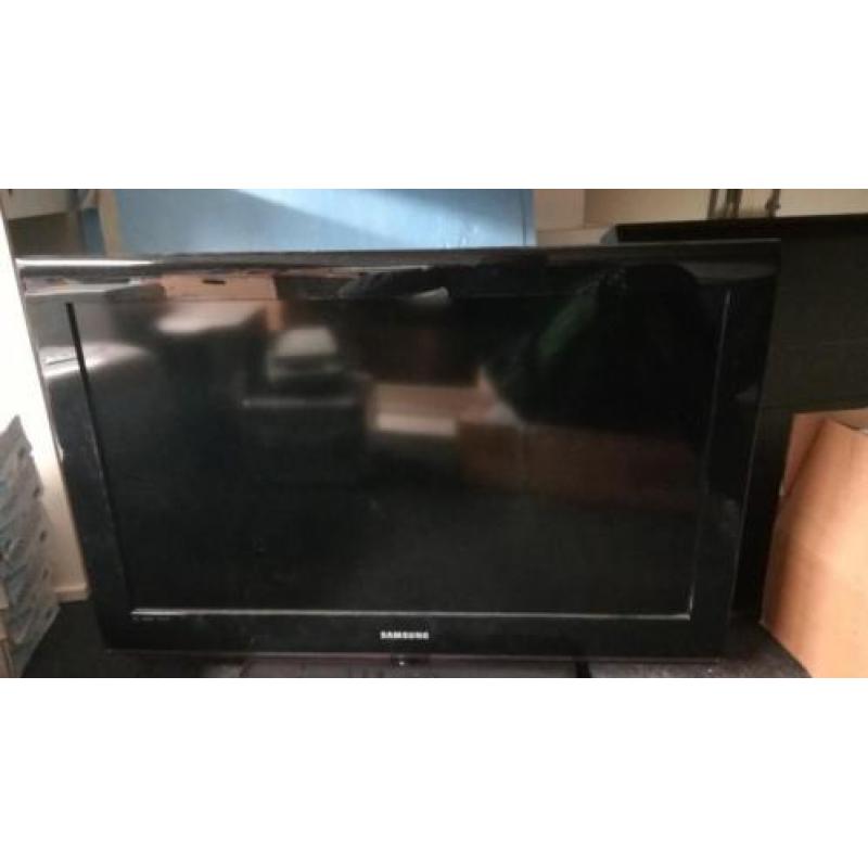 32 inch Samsung TV, incl muurbeugel