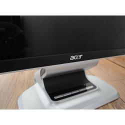 1 Acer monitor