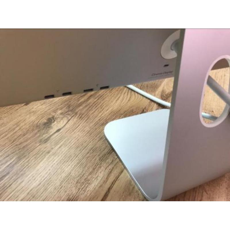 Apple Cinema Display 20" (20 inch)