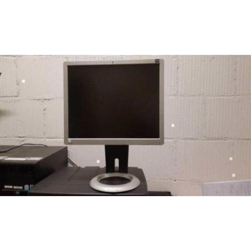 Partij HP 19" monitoren + Neo Flexvoet, KSB Den Bosch OA070