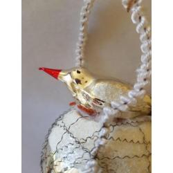 Antieke oude kerstbal met vogel/kerst/kerstboom