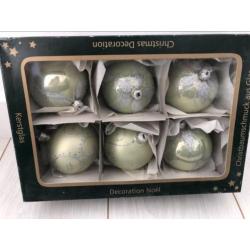 35 kerstballen groen