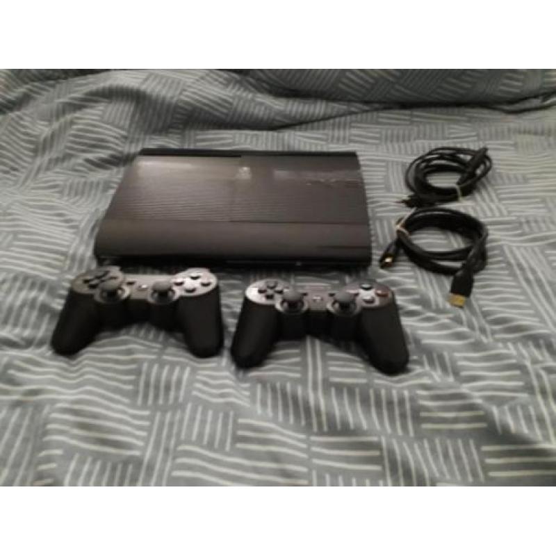 PS3 Superslim 465GB met 2 controllers en games