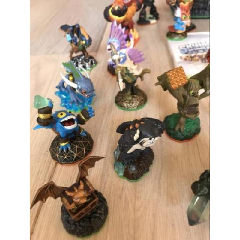 Wii skylanders portal en figuurtjes